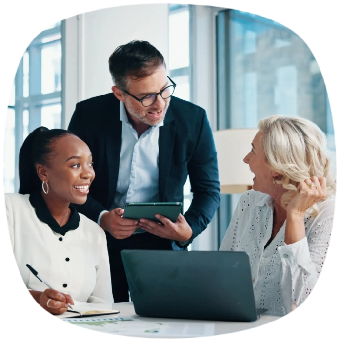 Traducteurs financiers au travail